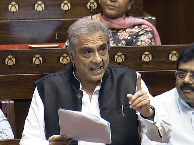 രാജി വച്ചില്ലെങ്കിൽ ചവിട്ടിപ്പുറത്താക്ക്: മമത ബാനര്‍ജിക്കെതിരെ മഹേഷ് ജത്മലാനി